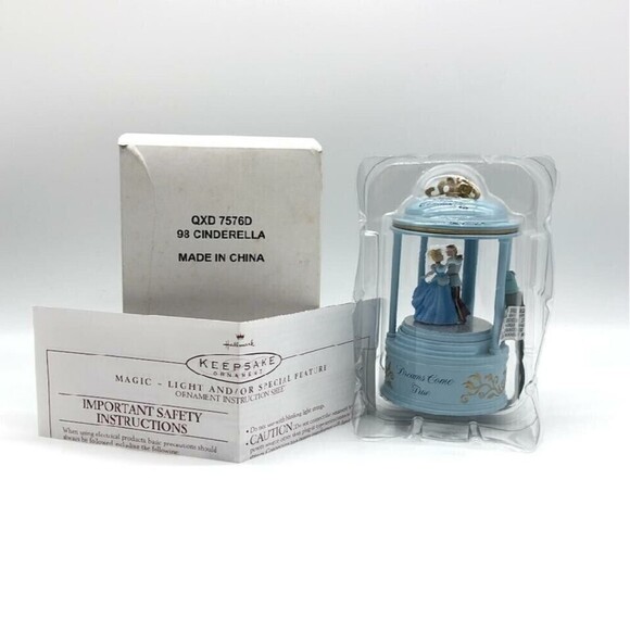 Hallmark Keepsake Ornament Cinderella at the Ball Disney Magic Light/Motion - Picture 1 of 6